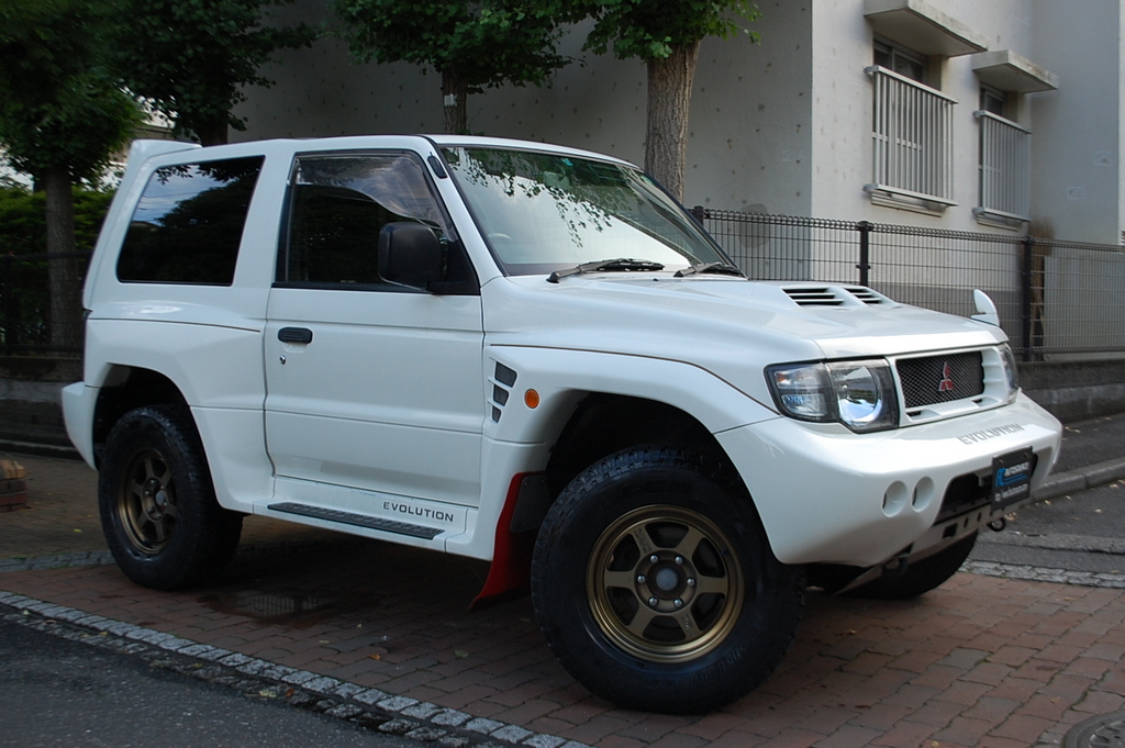 Pajero Evolution 5spd with Bronze Volks Racing alloys